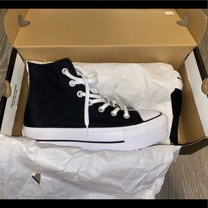 New with box Platform Converse